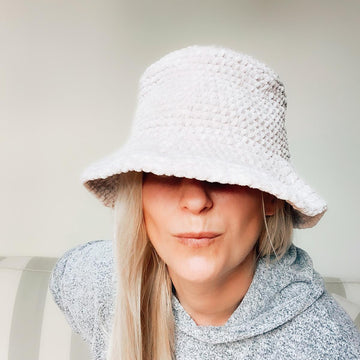 Vau hat