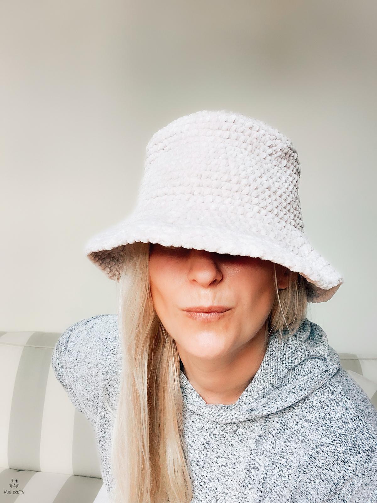 Vau hat