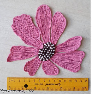 Large pink flower 8 petals