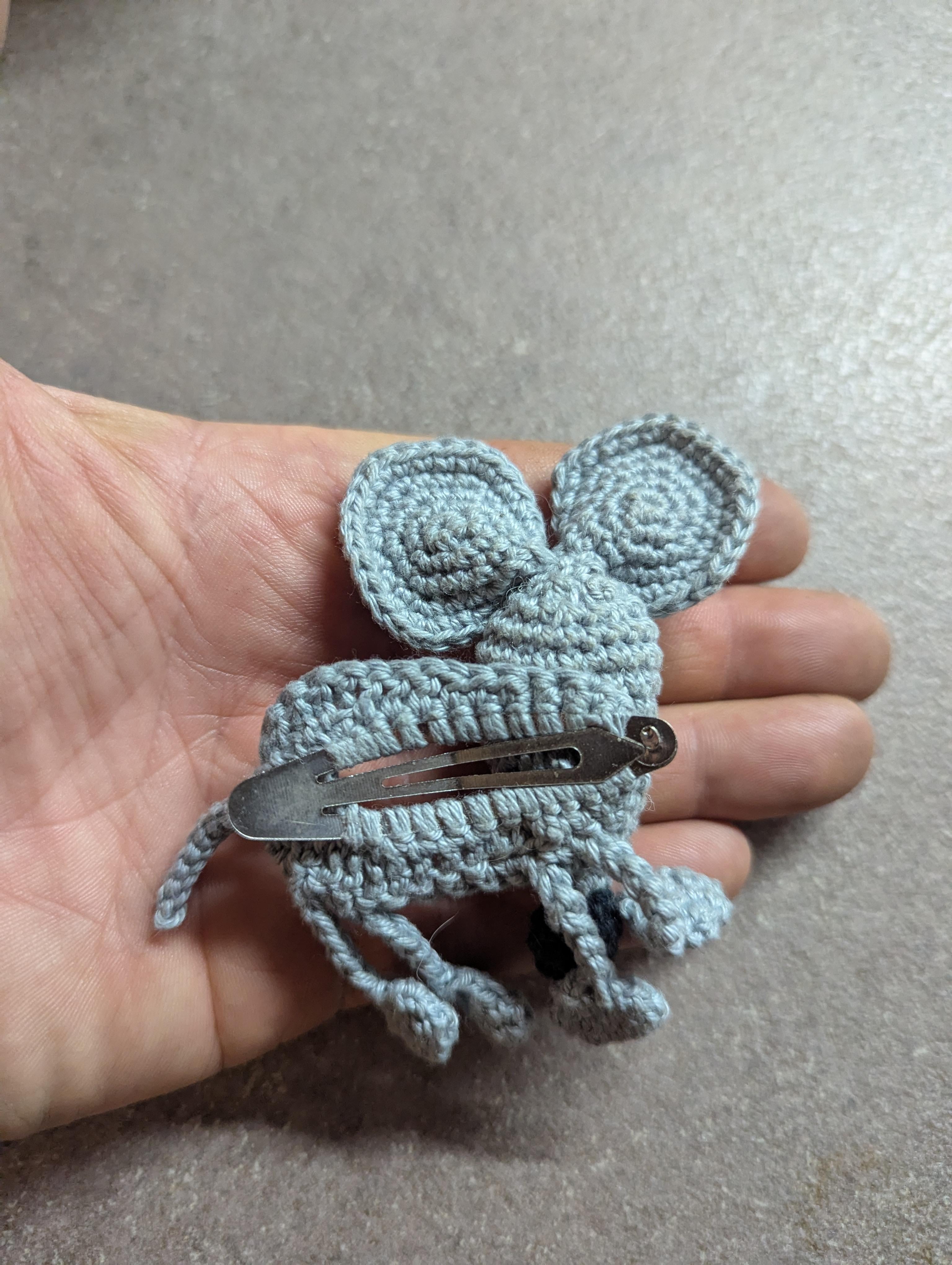 Silly Mouse Hair Clip English-US