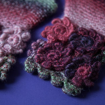 Lovers of flowers mittens