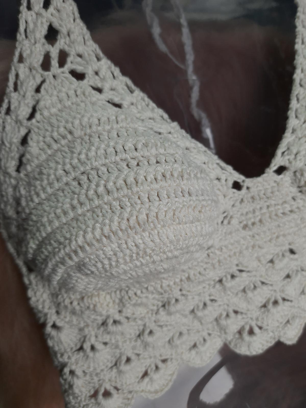 Shells Cropped Top