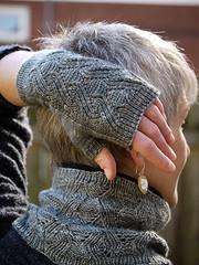 Curling Neckwarmer and Mitts