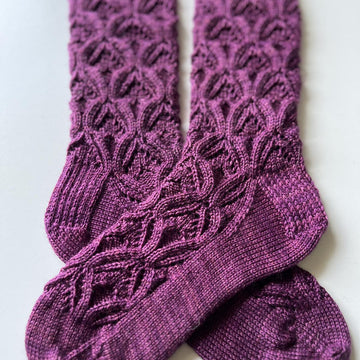 Ogee Flow Socks