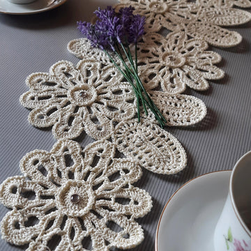 Crochet TABLE Runner CENTERPIECE.