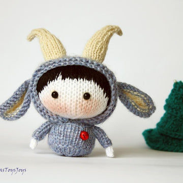 Blue Goat Doll Tanoshi series toy.