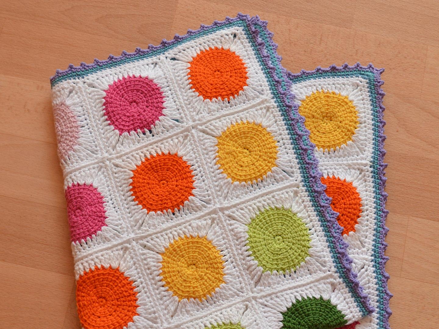 Dots baby blanket