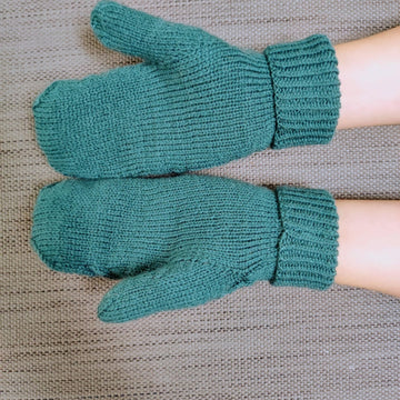 Staggered Cable Mittens