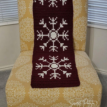 Winter Snowflake Table Runner