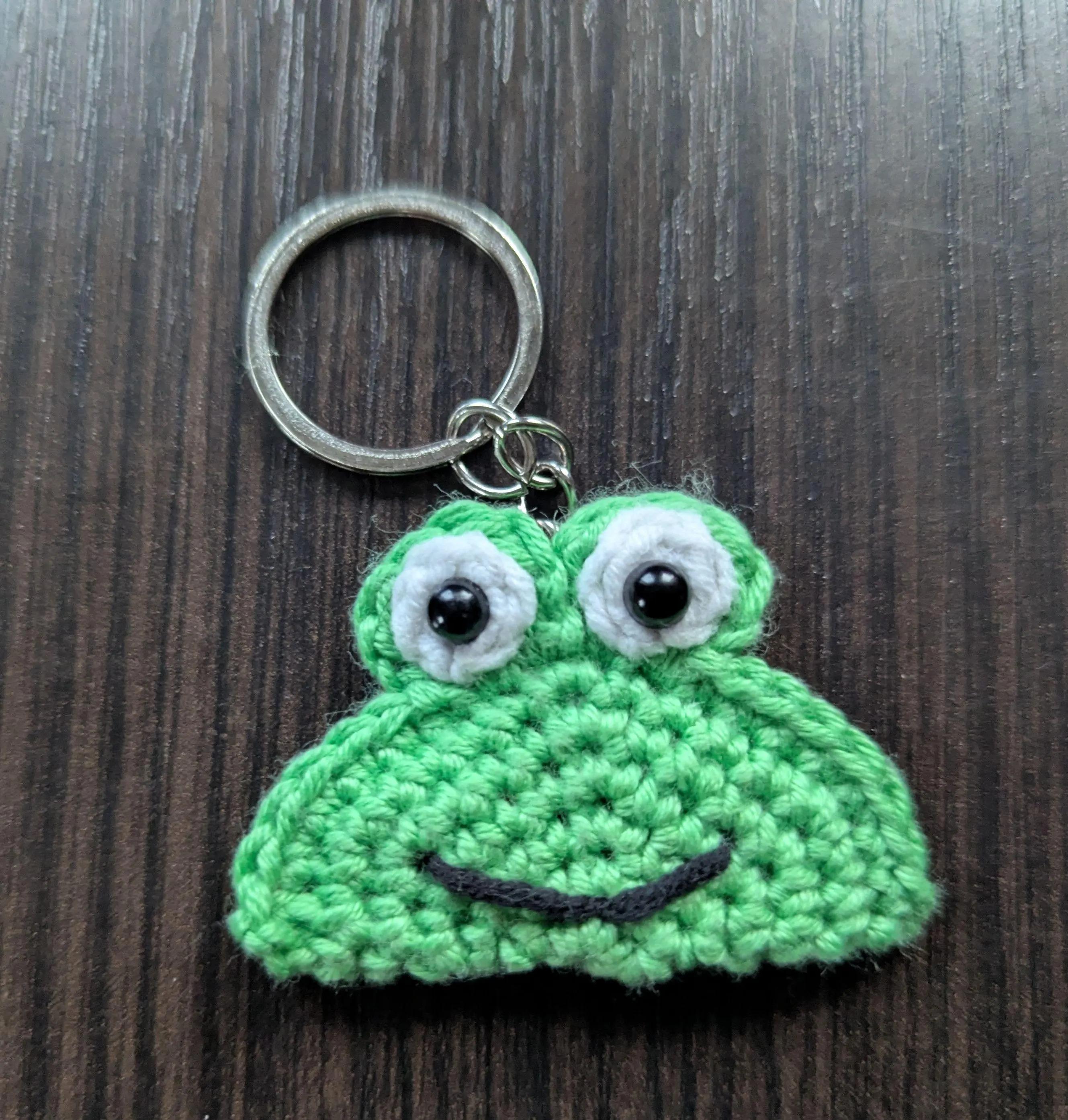 Keychain Frog and hedgehog English-US