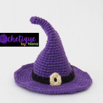 Cute Halloween Witch /Brujita con Escoba y Caldera