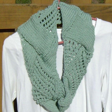 Entrelace Made Chunky with Lace