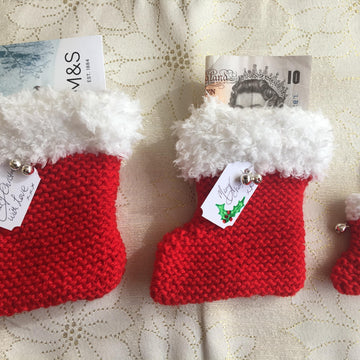 Easy Garter Stitch Christmas Stockings Gift Card Money & Tag DK Knitting Pattern