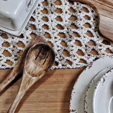 The Lichen Table Runner