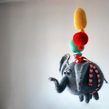 Airy-Fairy Flying elephant with 3 balloons ( knitted round )