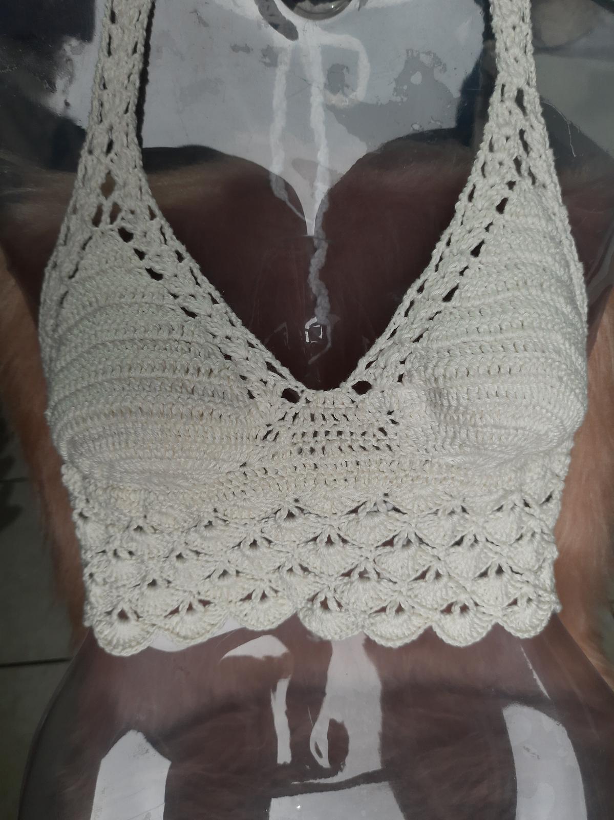 Shells Cropped Top