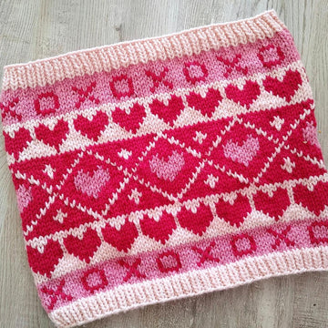 Hearts & Kisses Cowl