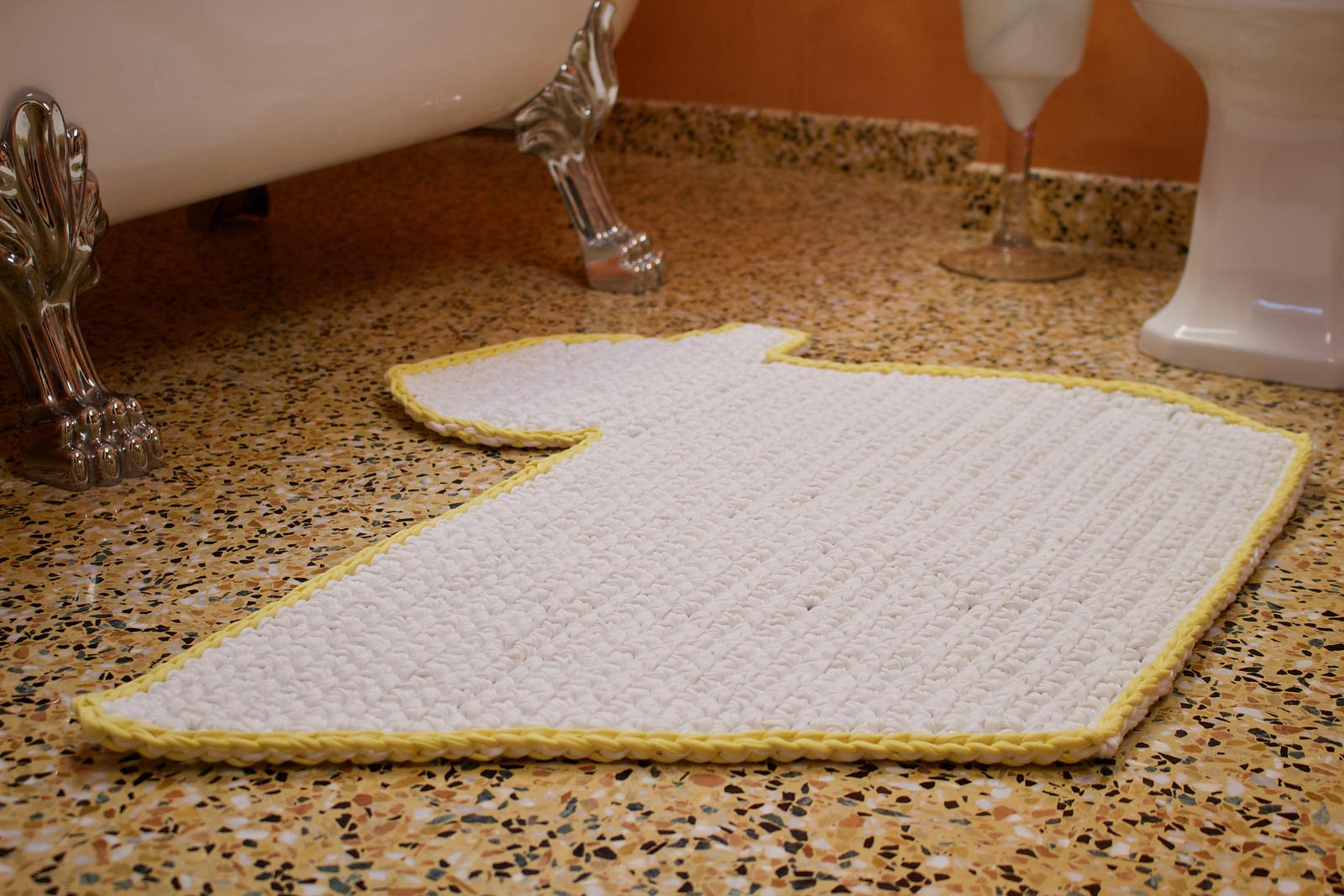 Duck Rug with t-shirt yarn