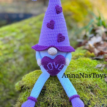 Gnome Valentin with legs