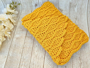 Textured Envelope Clutch Bag - One Piece Crochet Purse Pattern
