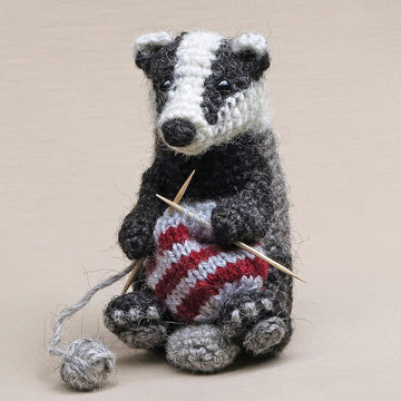 Flunsie the realistic badger who can knit!
