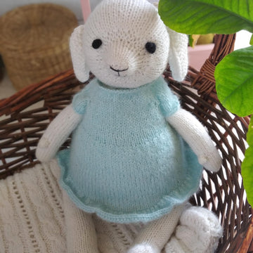 Sheep knitting pattern. Knitted lamb toy
