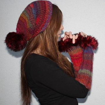 Pompom-Beanie and Fingerless Gloves