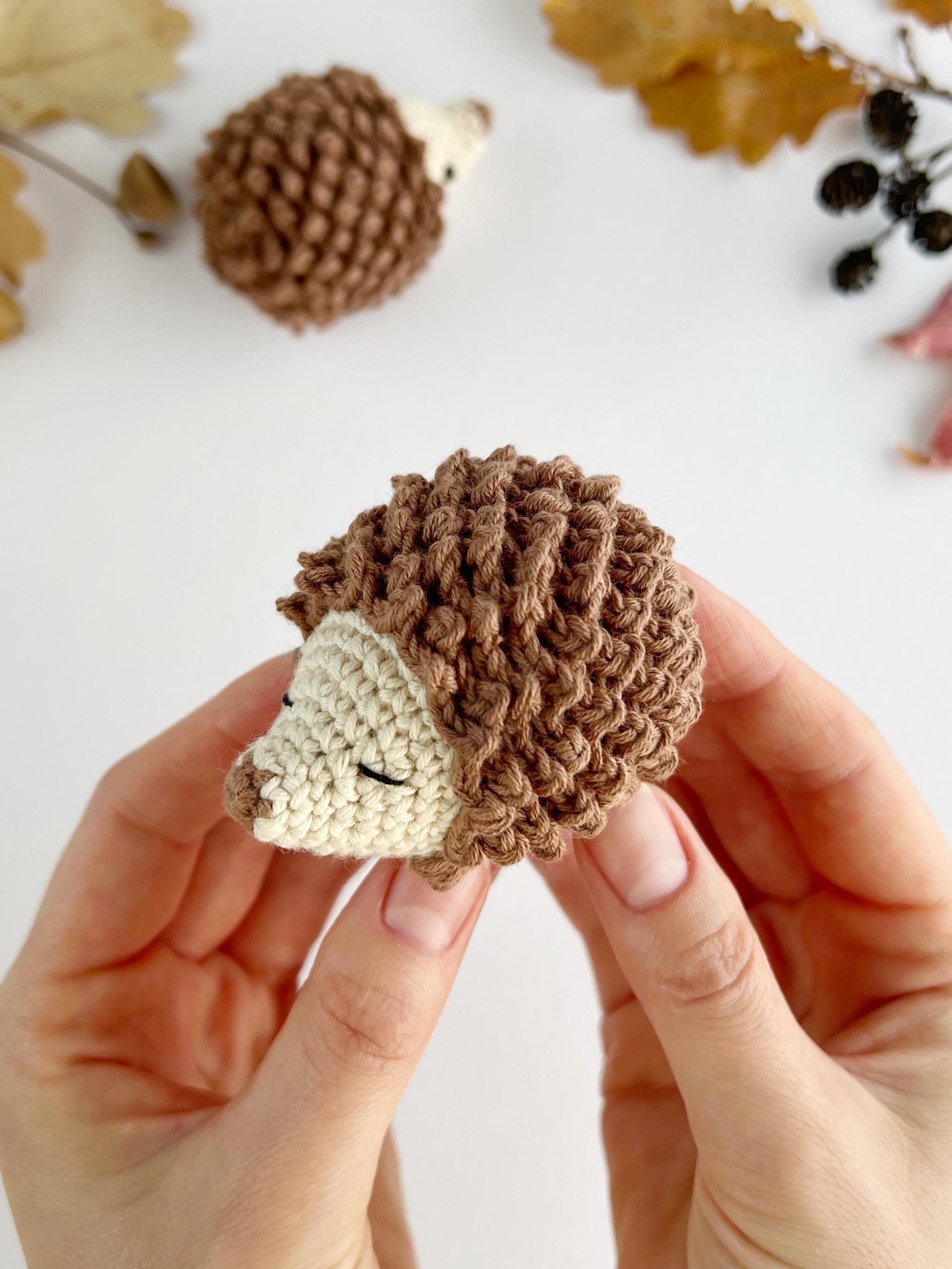Hedgehog no sew crochet pattern, Amigurumi hedgehog keychain, Mini crochet animal