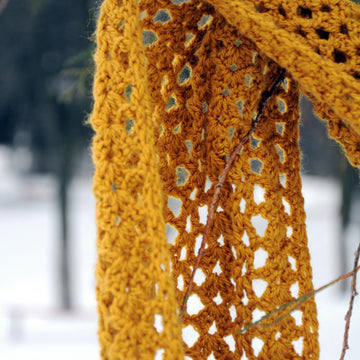 Victory crochet scarf with fringe