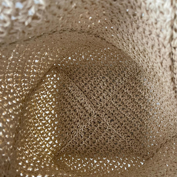Diagonal raffia shopping bag