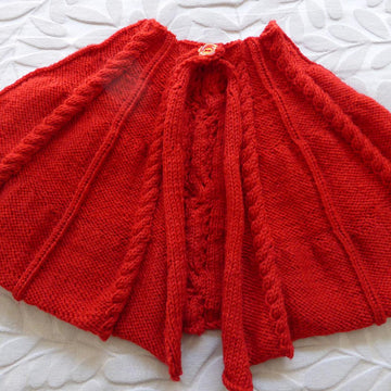 Rita - cabled cape