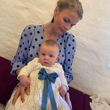 Løv christening gown
