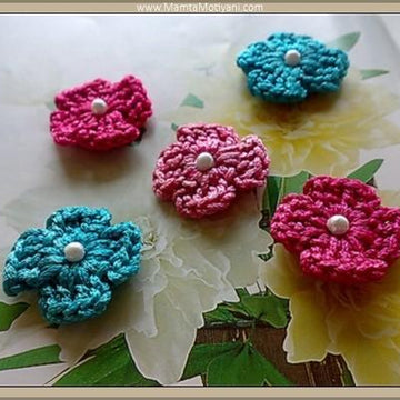 4 Petals Crochet Flower Pattern Applique For Christmas Valentine