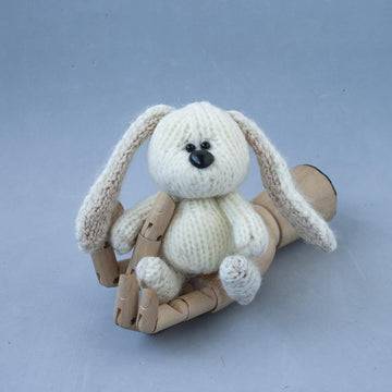 Mini bunny knitting flat