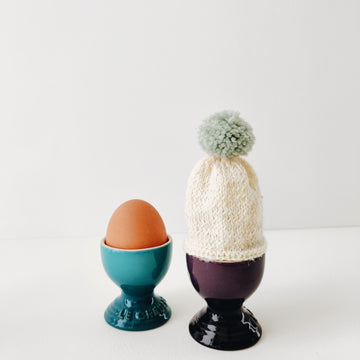 Betty: the simple bobble egg cosy