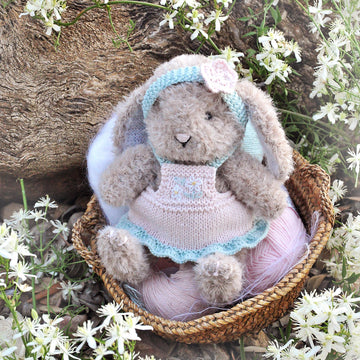 Knitting pattern for bunny and kitten outfit