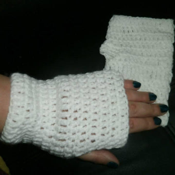 Fingerless Gloves with Anatomical Thumb