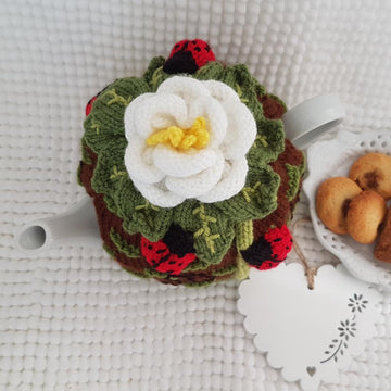 Classic Roase Tea Cosy