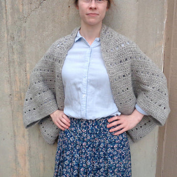 Della Shrug