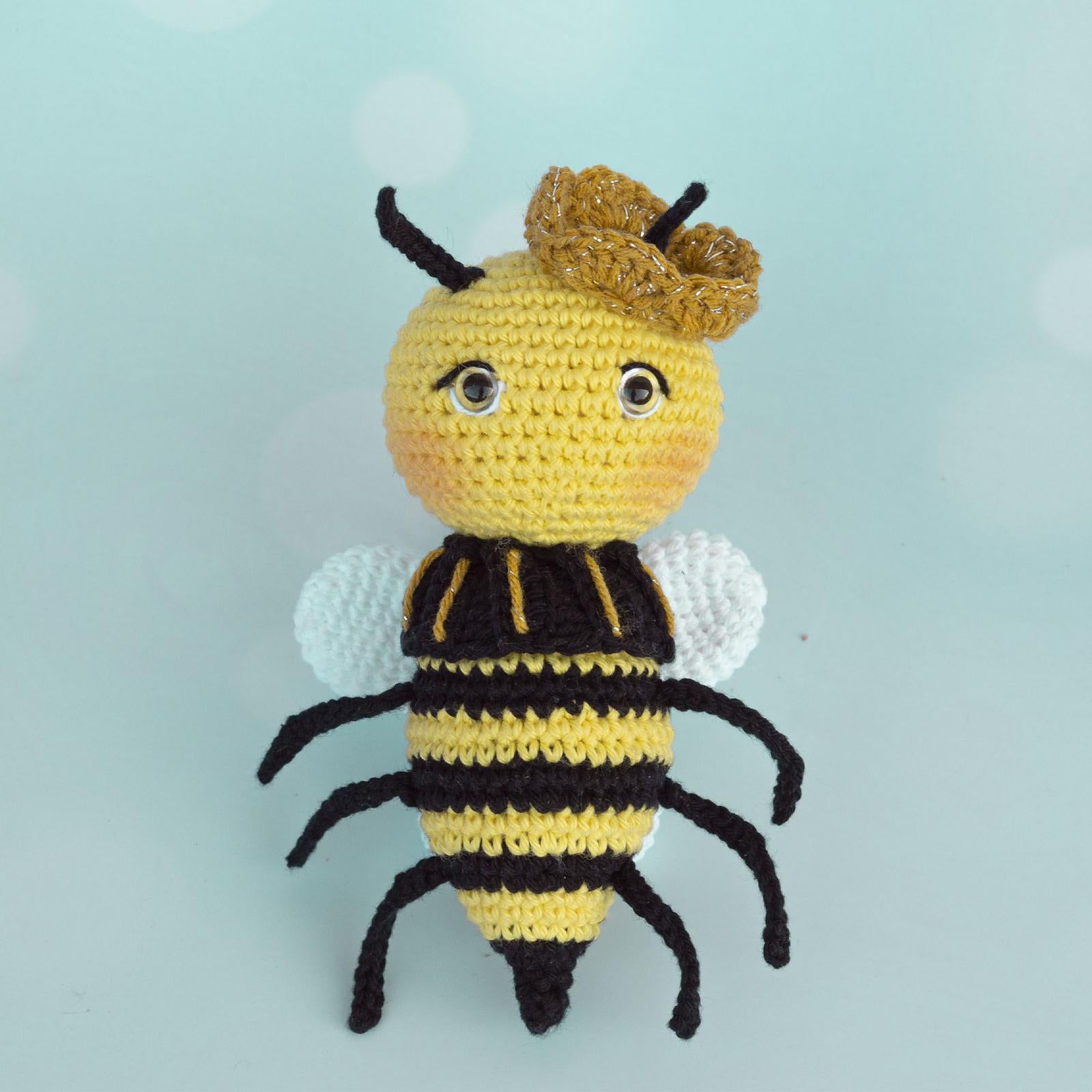 Queen Bee Amigurumi