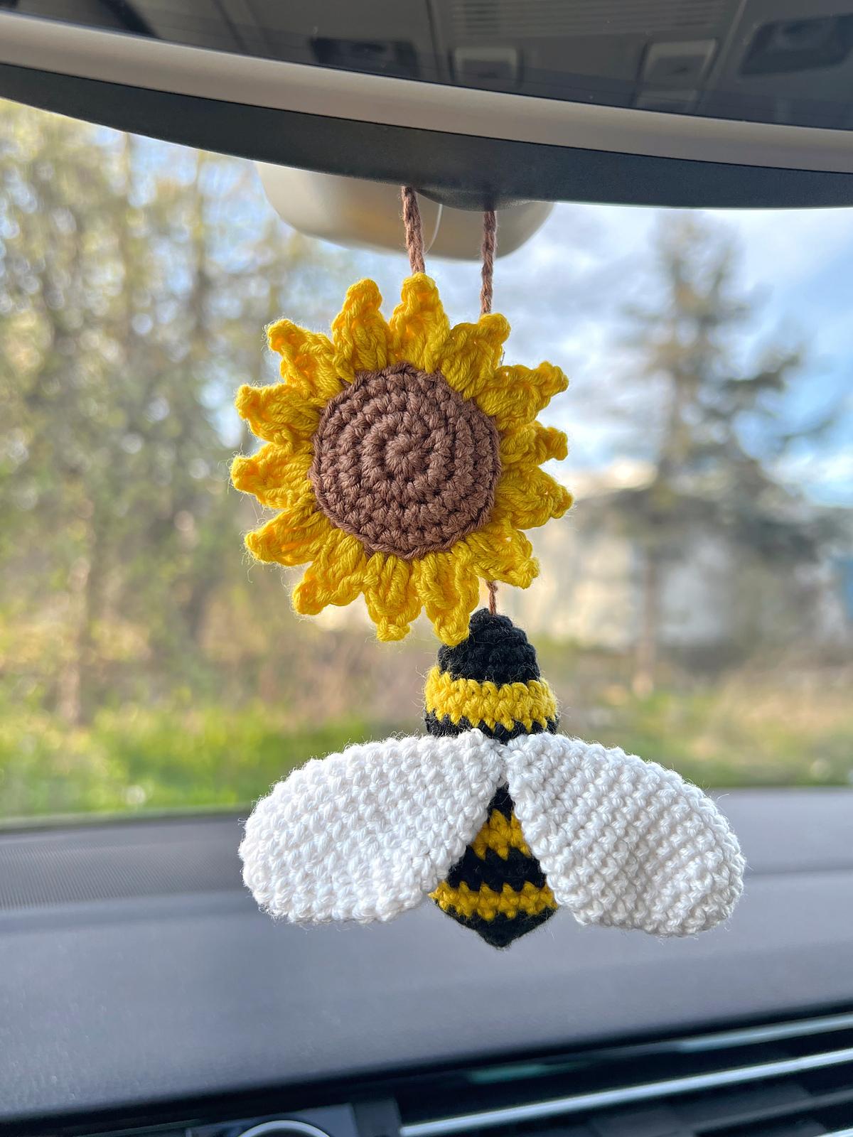 Sunflower with bee crochet pattern Car hanger, Bag charm amigurumi keyring