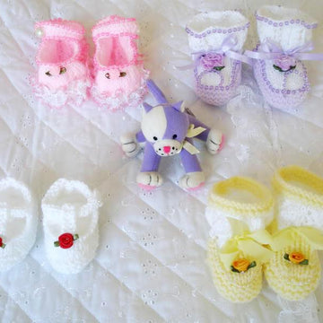 Knitting pattern for Mary Jane shoes and boots