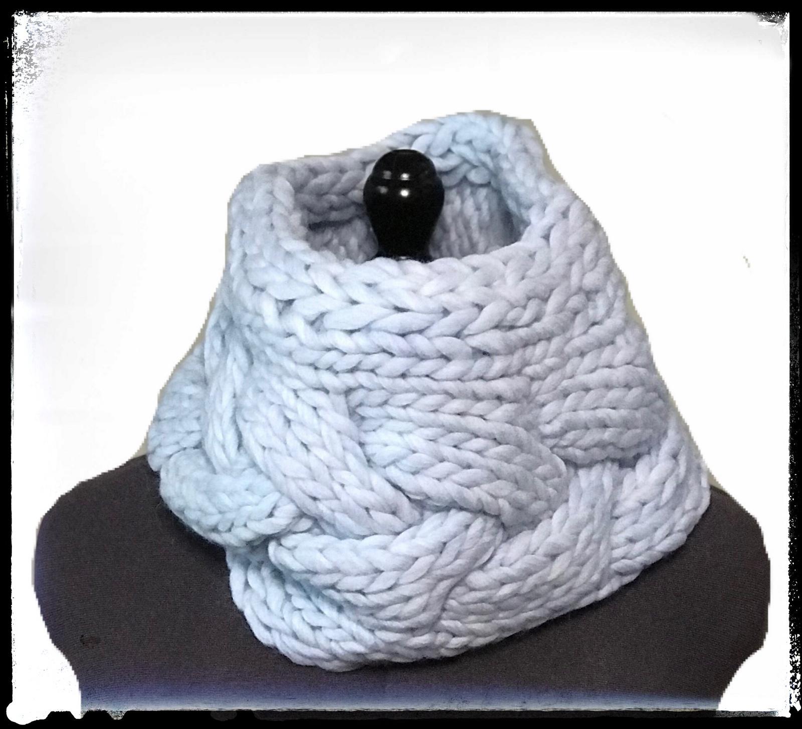 Chunky Cabled Cowl