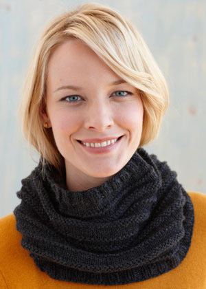 Charcoal Cowl in Lion Brand Superwash Merino Cashmere - L0517