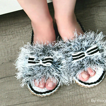 Eyelash slippers