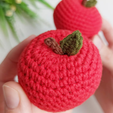 Crochet apple pattern