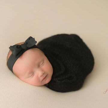 Black swaddling sack