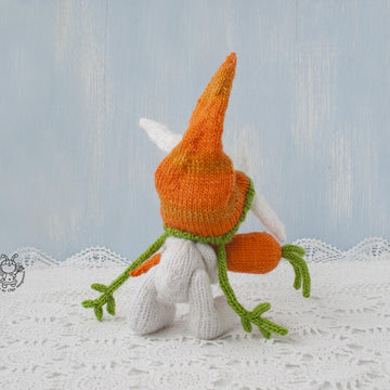 Knitted flat Easter Bunny and carrot