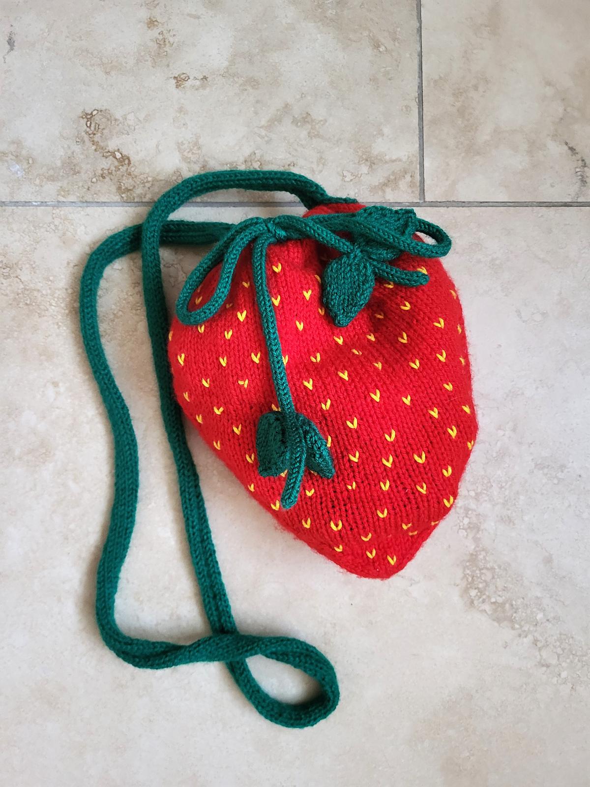 Strawb Satchel