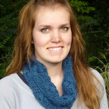Reversible Cabled Cowl in Two Sizes #701